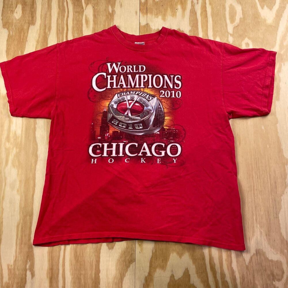 2010 Chicago Blackhawks Stanley Cup World Champions T-Shirt – Red – Men’s XL